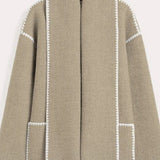 Abrigo con Bufanda de Flecos en Color Ciervo