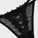 Tanga en V de malla con acabado de encaje